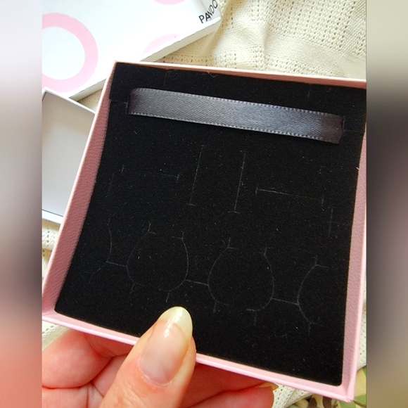 Pandora classic large ring charm box with a shopping bag - Picture 2 of 6